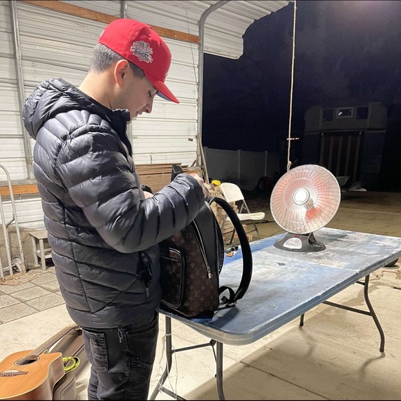 Meet your Posher, Jay - Picture 1 of 1